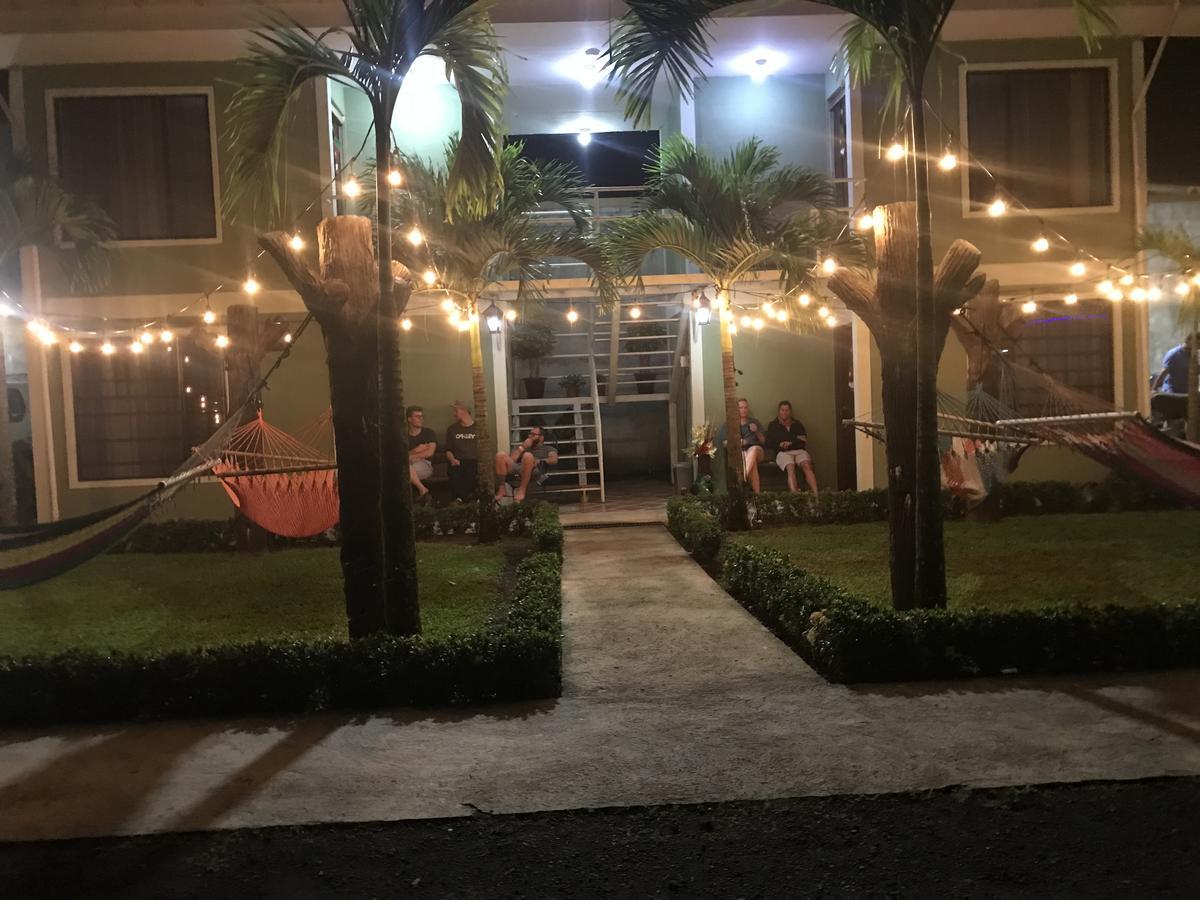 La Fortuna Backpackers Resort Bagian luar foto