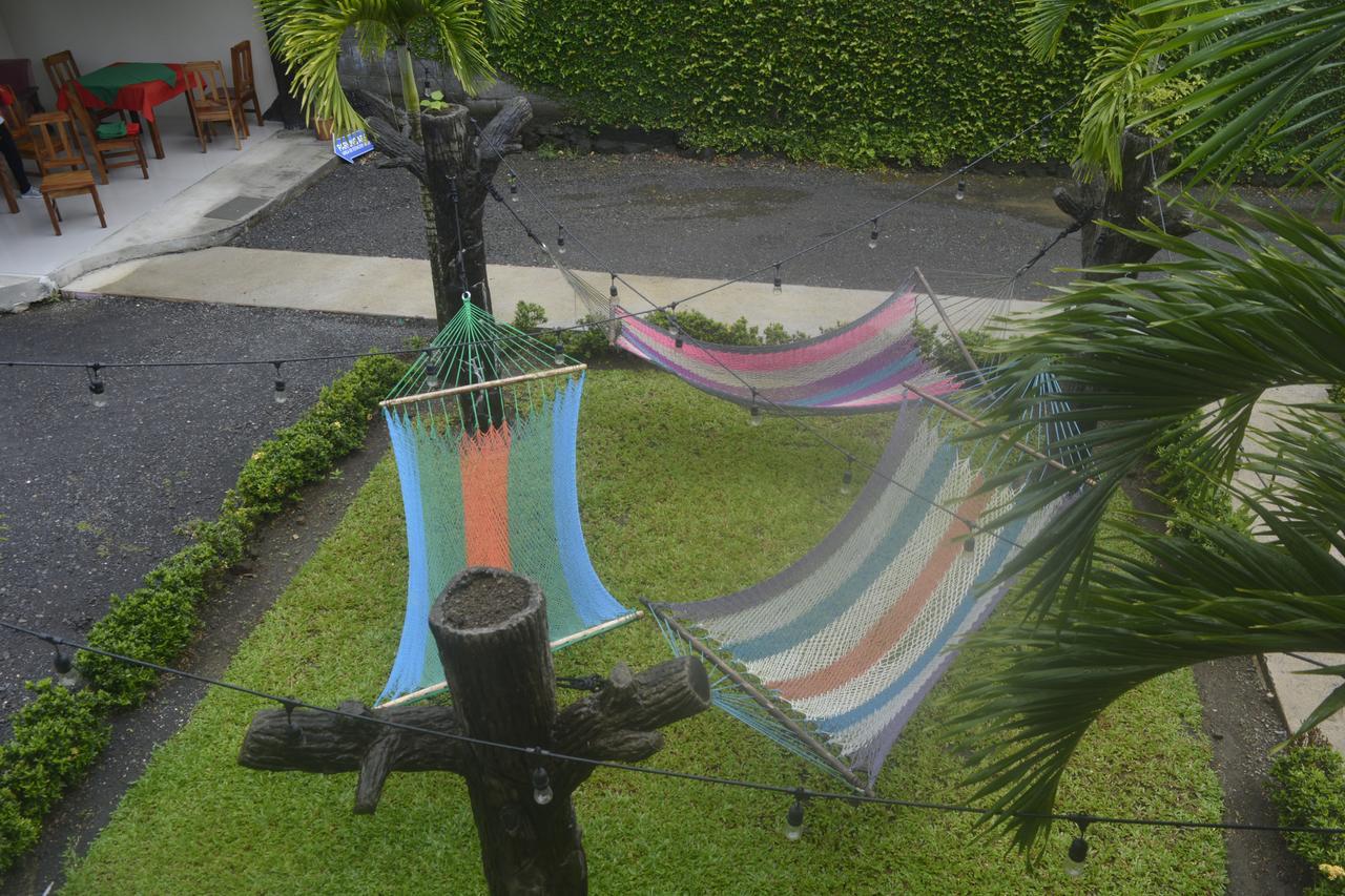 La Fortuna Backpackers Resort Bagian luar foto